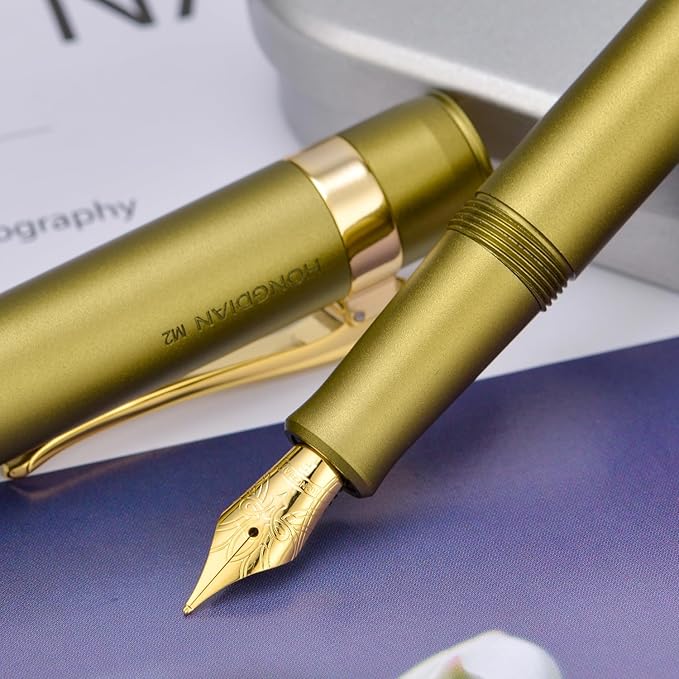 HONG DIAN M2 Black Forest Mini Fountain Pen, Bent Nib & Sleek Shape Aluminium Short Pocket Travel Pen (Olive Green)