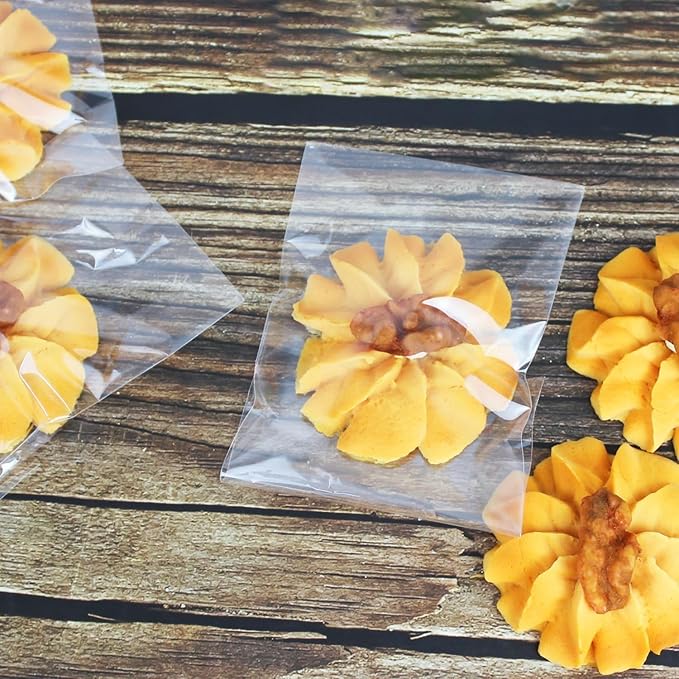PigPotParty 3''x 5" Clear Plastic Cellophane Gift Wrap Bags, 100 Pcs Small Self Sealing Cookie Bags for Gift, Party favor, Candy, Treat, Goodies, Snack, Self Adhesive Resealable